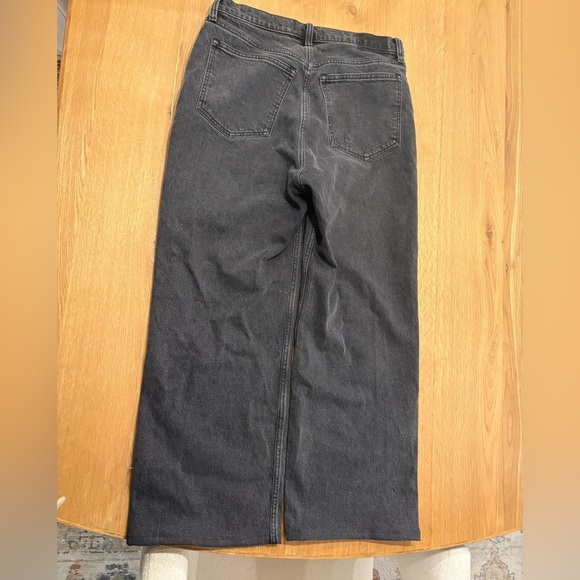 Abercrombie and Fitch 90s Relaxed High Rise Jean - Picture 8 of 9